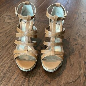 Sofft Leather Heel Size 6
